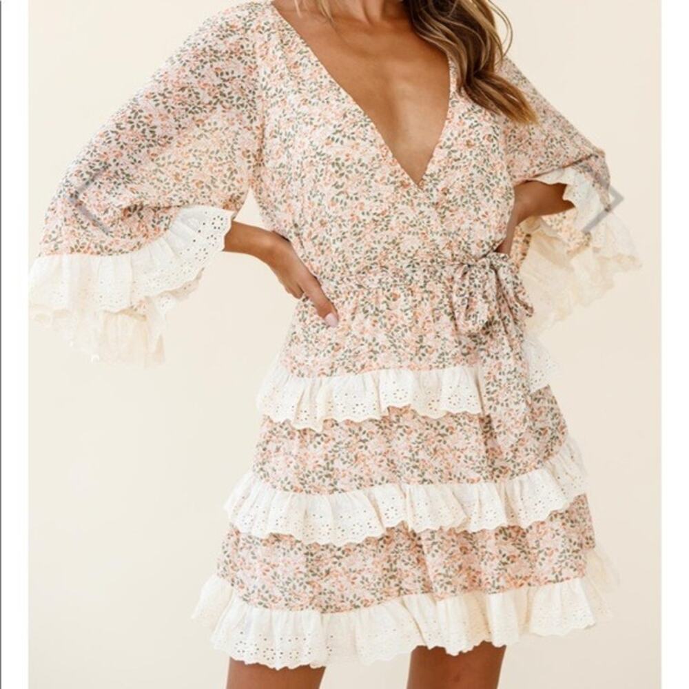 Indikah by Angel Biba Tiered‎ Ruffle Boho Mini Dress Womens XS Floral Lace Peach